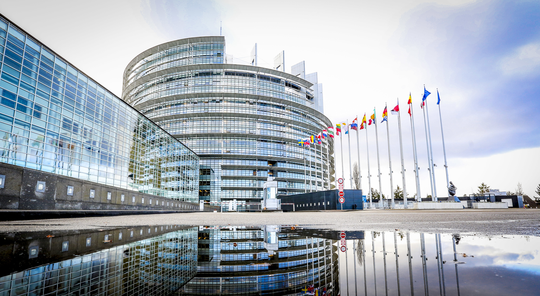 european-parliament-weiss-building-2849818538.jpg